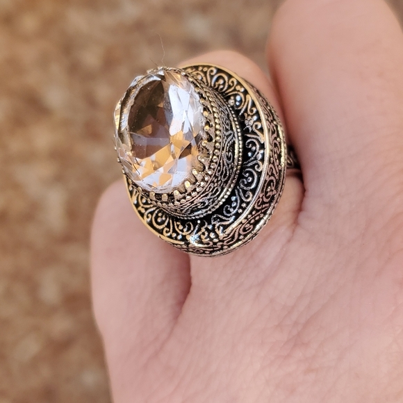 New Morganite Silver Statement Ring. - Picture 11 of 16